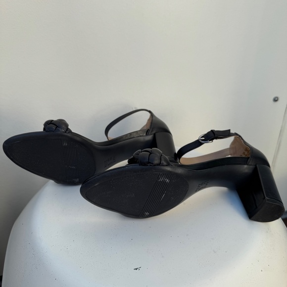 Naturalizer Black Leather Ankle Strap Heeled Sandals Size 9 - Picture 9 of 9